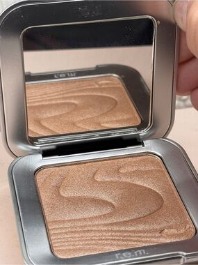 REM beauty ‘miss mercury’ highlighter topper top coat enlumineur.28oz